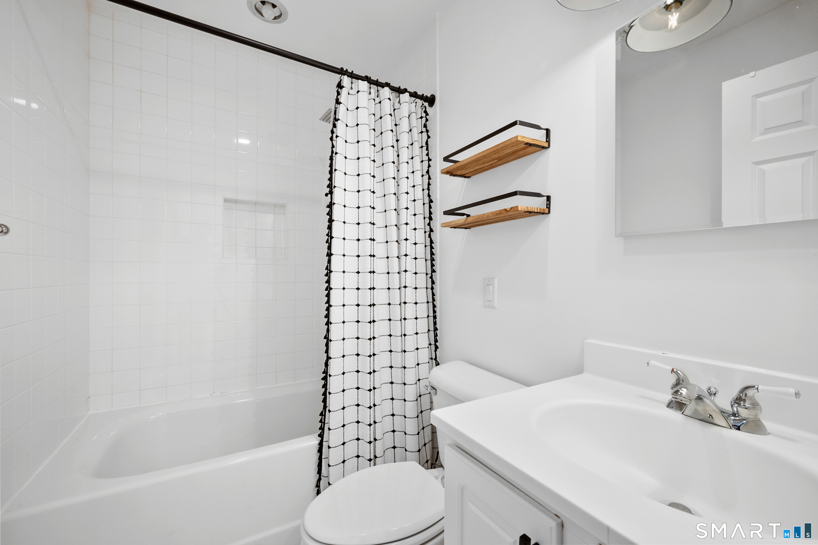160 Glenbrook Road, Unit 2B Stamford, CT 06902 - Photo 11 of 15