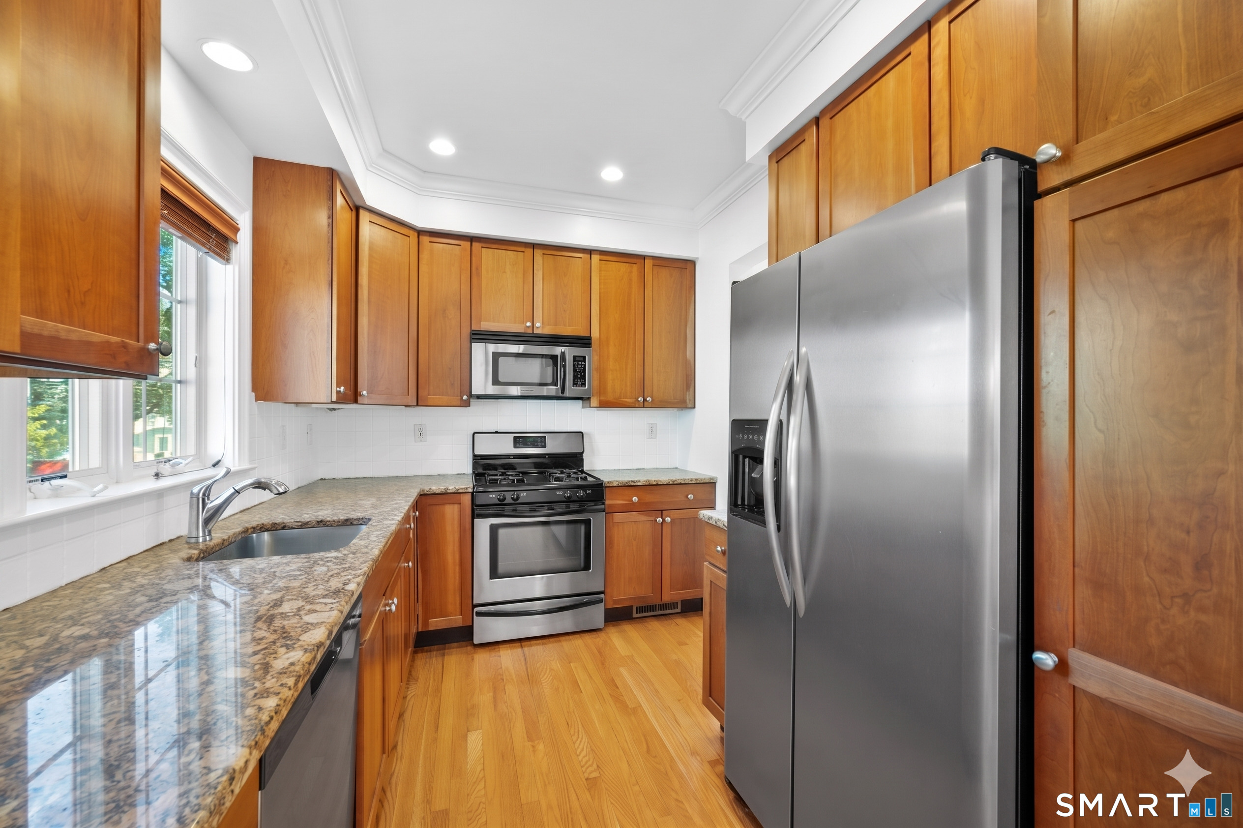 160 Glenbrook Road, Unit 2B Stamford, CT 06902 - Photo 4 of 15