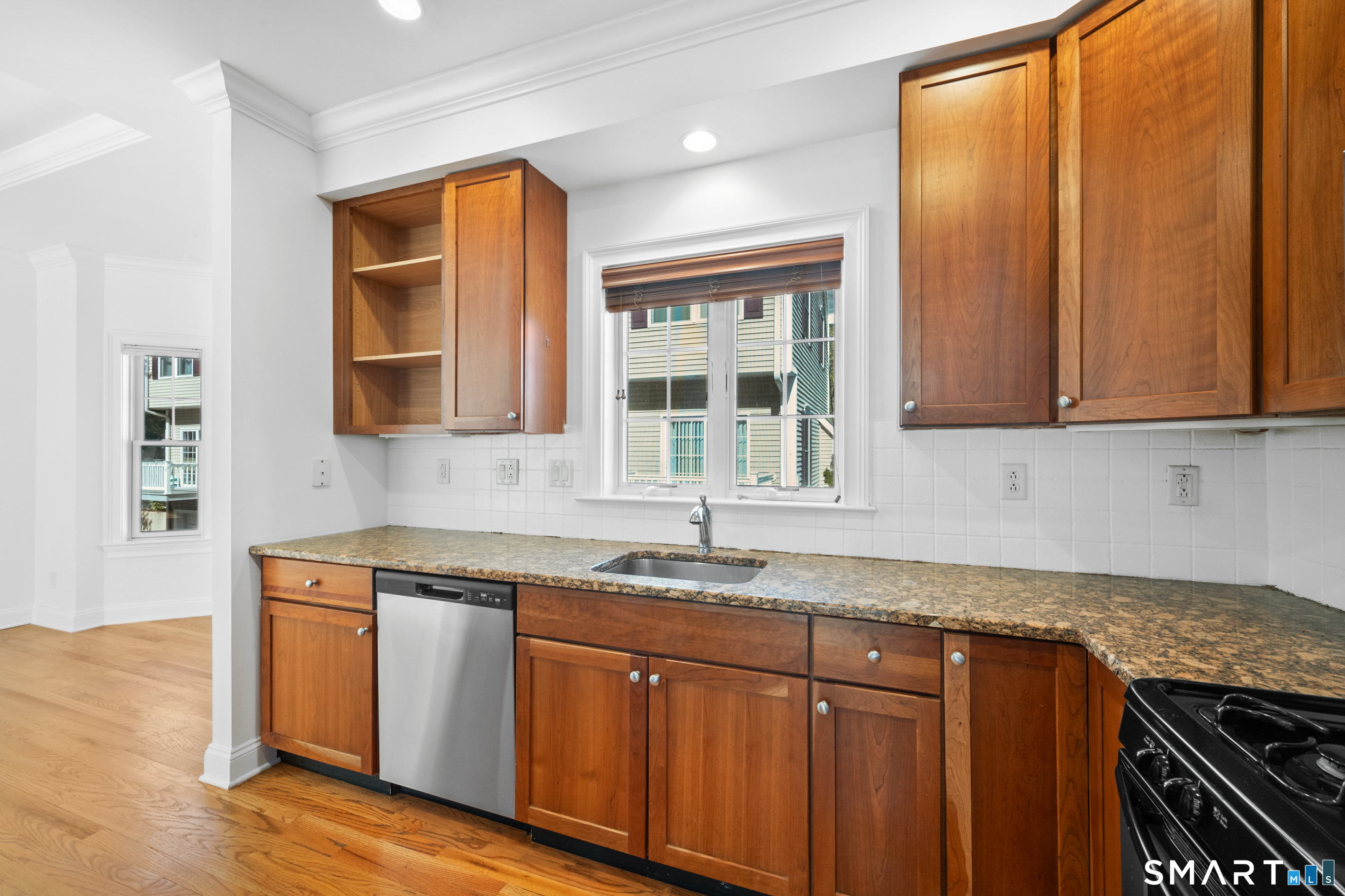 160 Glenbrook Road, Unit 2B Stamford, CT 06902 - Photo 5 of 15