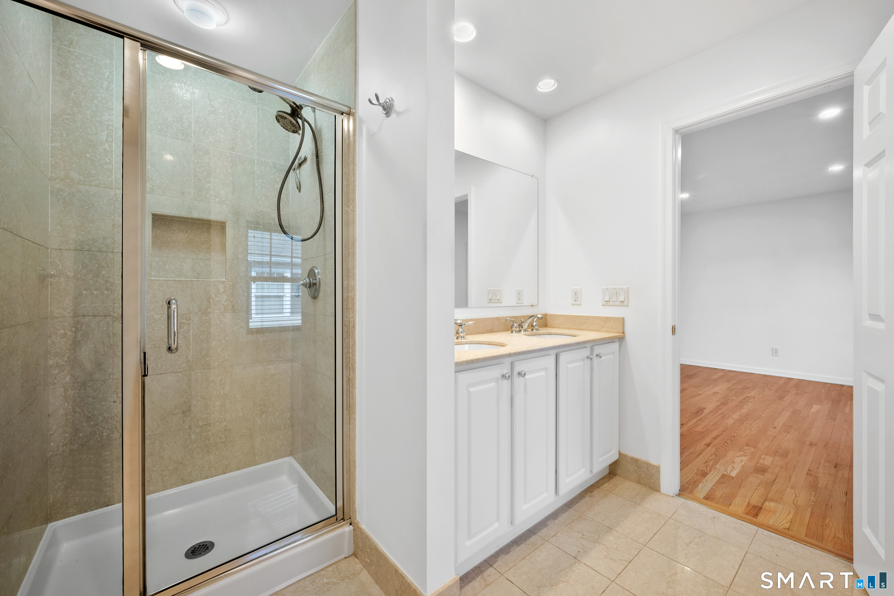 160 Glenbrook Road, Unit 2B Stamford, CT 06902 - Photo 8 of 15