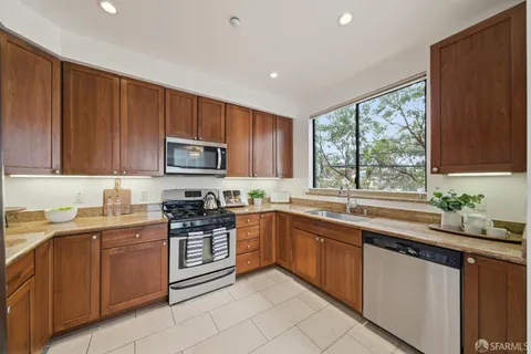 $929,000 | 2401 44th Avenue, Unit 1, San Francisco, CA 94116