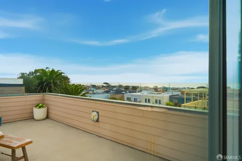 $929,000 | 2401 44th Avenue, Unit 1, San Francisco, CA 94116