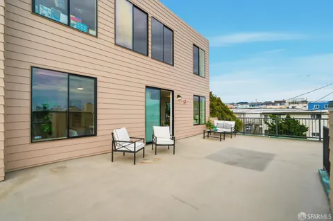 $929,000 | 2401 44th Avenue, Unit 1, San Francisco, CA 94116