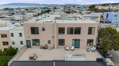 $929,000 | 2401 44th Avenue, Unit 1, San Francisco, CA 94116