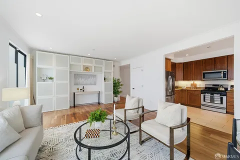 $929,000 | 2401 44th Avenue, Unit 1, San Francisco, CA 94116