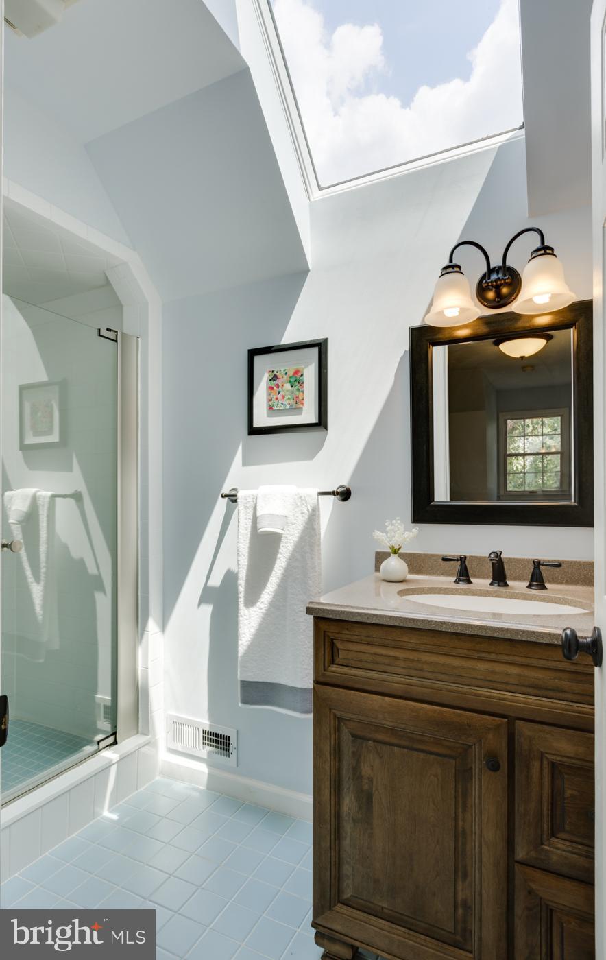 620 Ridge Road Salisbury, MD 21801 - Photo 43 of 53 3rd Floor Bath