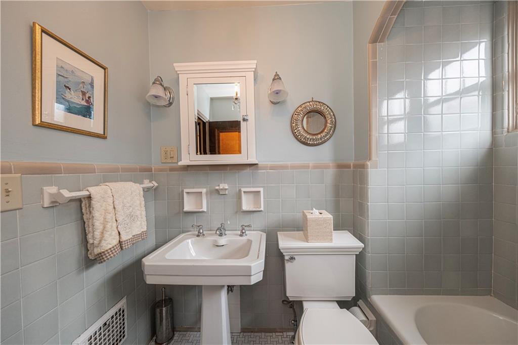 1251 Ingham Street Pittsburgh, PA 15212 - Photo 18 of 37 Gallery Image 18
