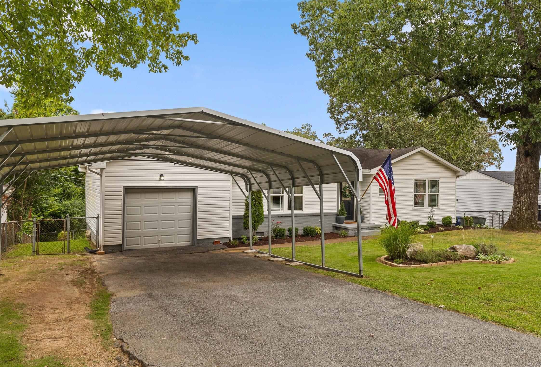 1237 Cranbrook Drive Hixson, TN 37343 - Photo 2 of 42 1237 Cranbrook Drive