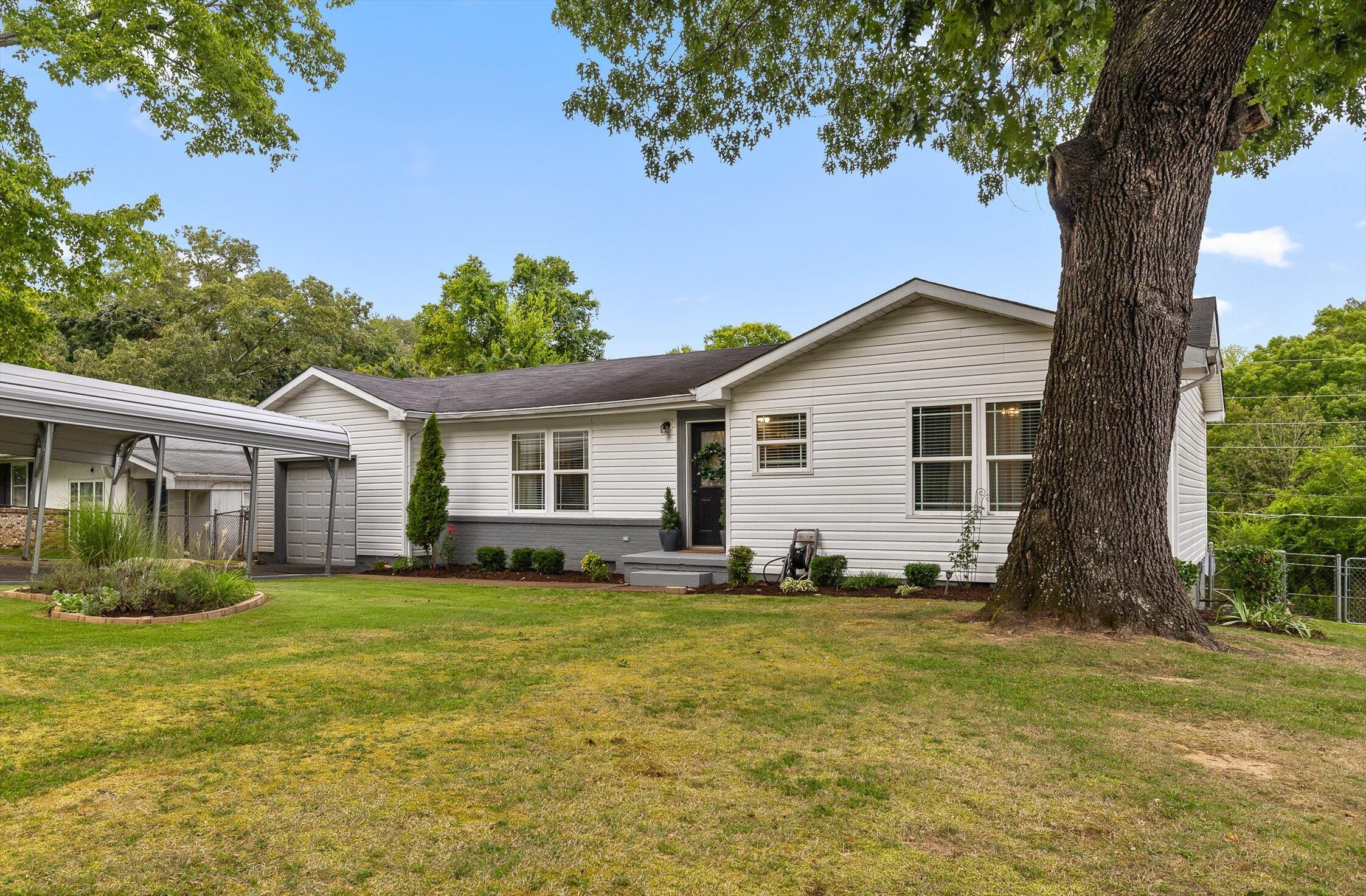 1237 Cranbrook Drive Hixson, TN 37343 - Photo 3 of 42 1237 Cranbrook Drive