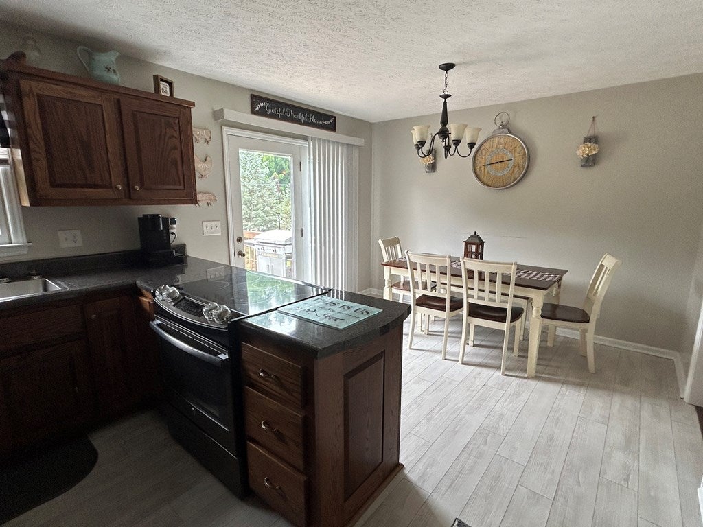 659 Ivanhoe Road Max Meadows, VA 24360 - Photo 12 of 43 Gallery Image 12