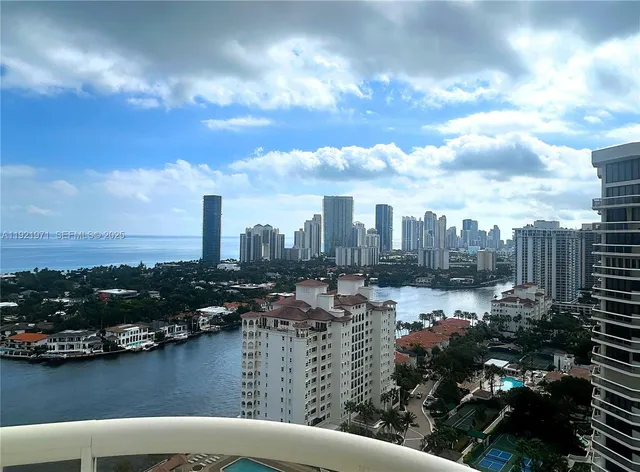 $1,050,000 | 20191 East Country Club Drive, Unit 2601, Aventura, FL 33180