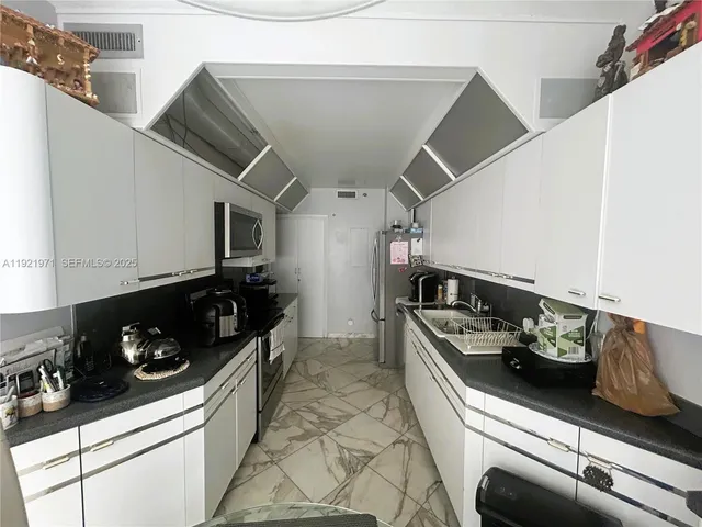 $1,050,000 | 20191 East Country Club Drive, Unit 2601, Aventura, FL 33180