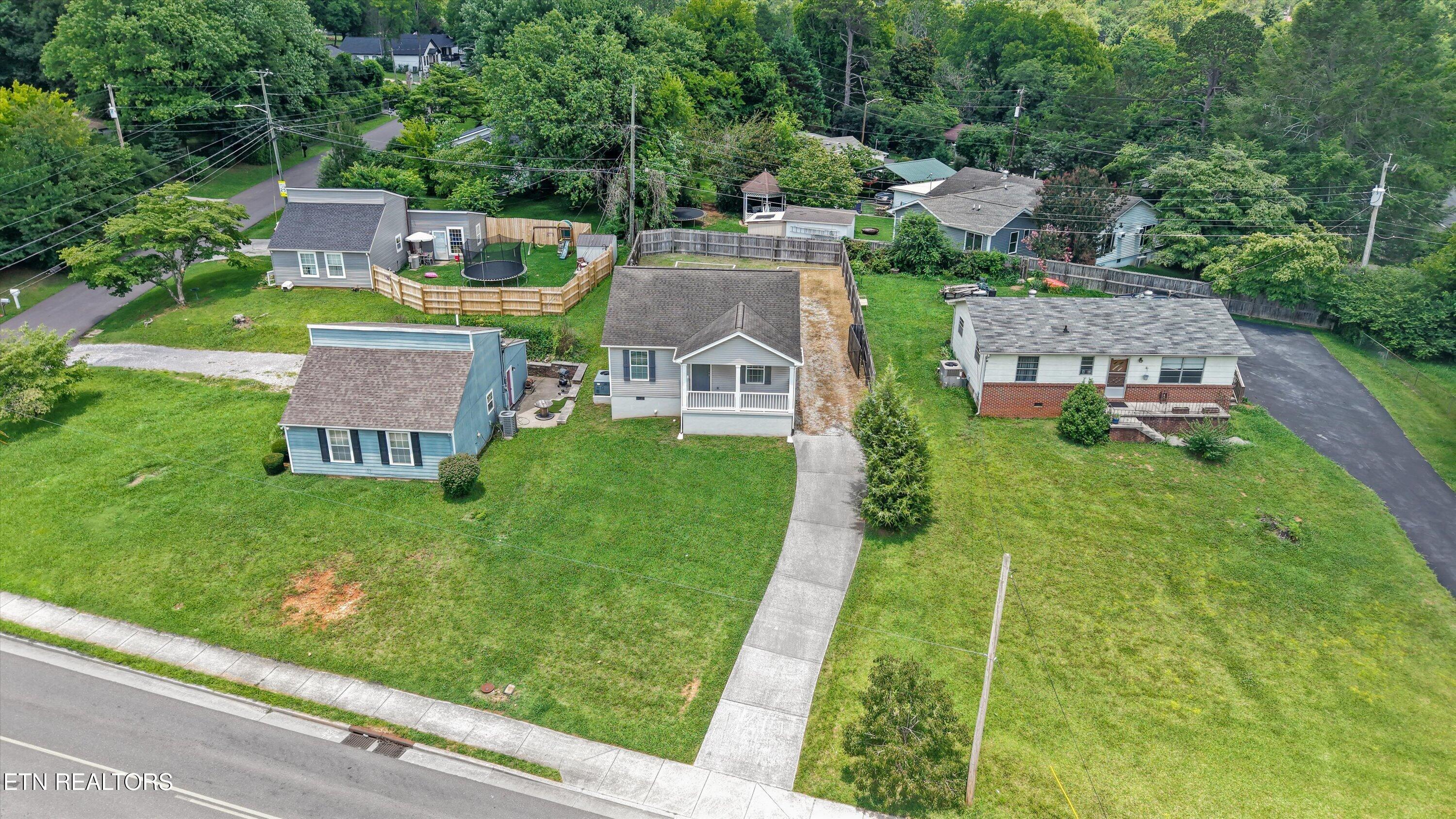 4516 Pleasant Ridge Road Knoxville, TN 37912 - Photo 23 of 24 4516-pleasant-ridge-aerial-view