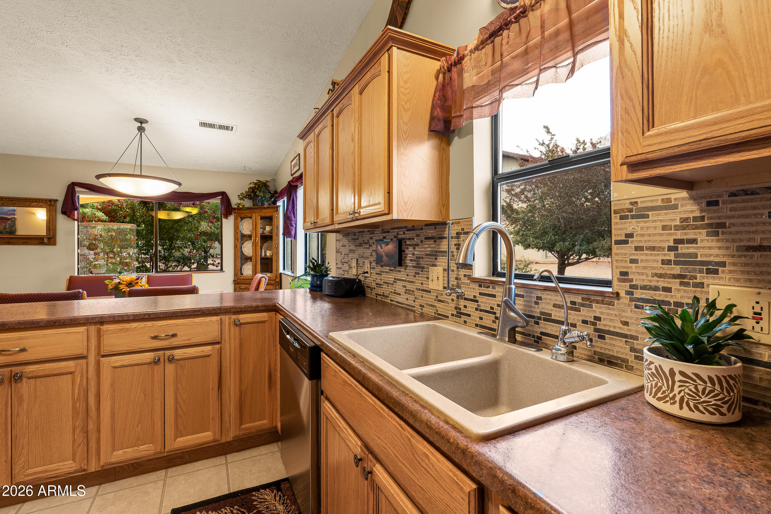325 Raintree Road Sedona, AZ 86351 - Photo 15 of 43 GT_325RaintreeRD_Interiors_07