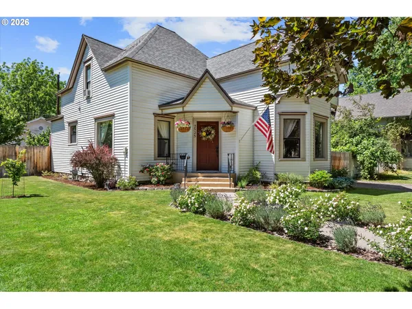 $359,900 | 2525 1st Street, Baker City, OR 97814