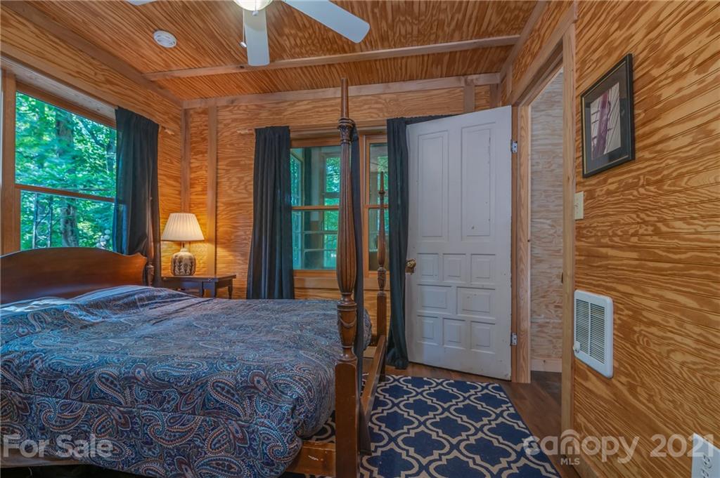 318 Springbrook Drive Tryon, NC 28782 - Photo 21 of 47 Gallery Image 21