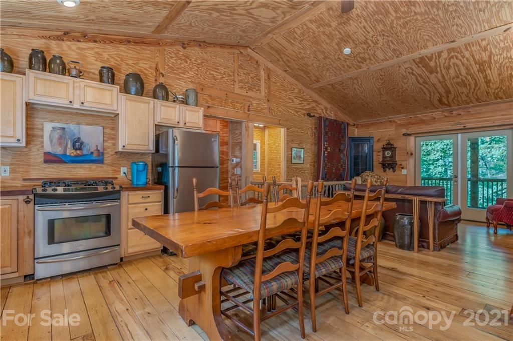 318 Springbrook Drive Tryon, NC 28782 - Photo 9 of 47 Gallery Image 9