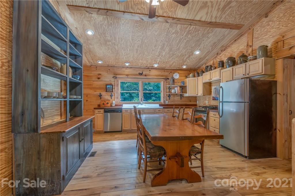 318 Springbrook Drive Tryon, NC 28782 - Photo 10 of 47 Gallery Image 10