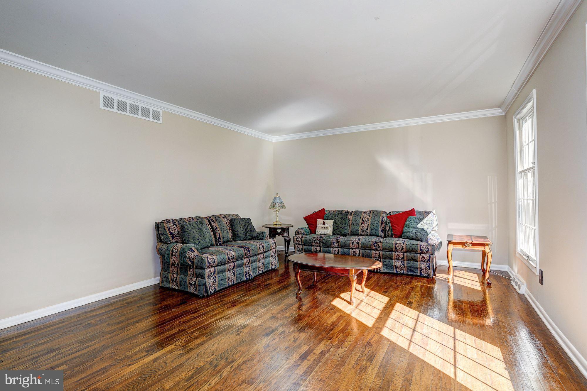 6044 Stevens Forest Road Columbia, MD 21045 - Photo 5 of 37 Living Room