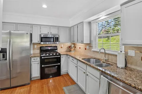 $479,900 | 111 Creekside Court, Venetia, PA 15367
