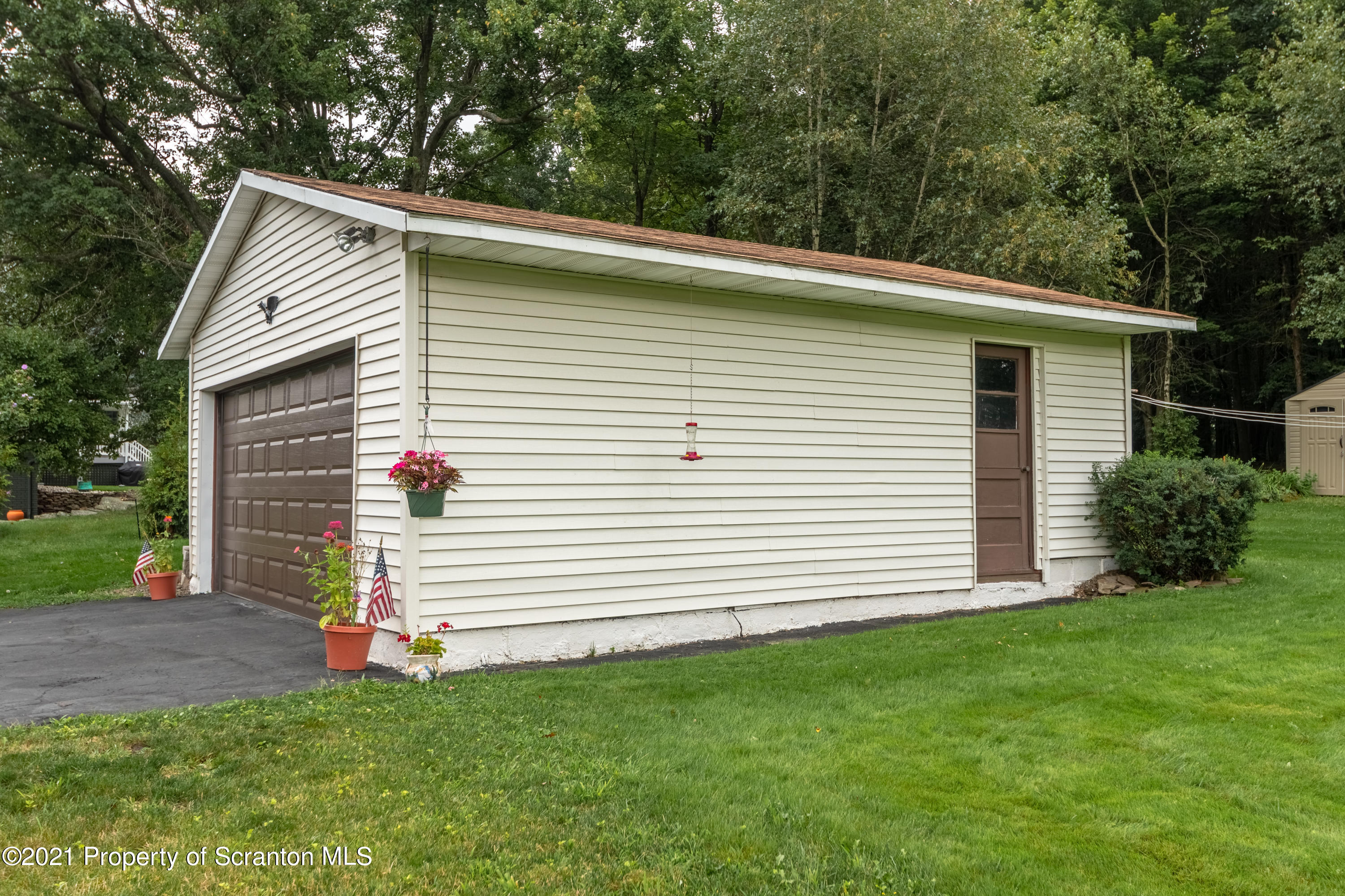 43 Peaceful Valley Road Clarks Summit, PA 18411 - Photo 11 of 38 Gallery Image 11