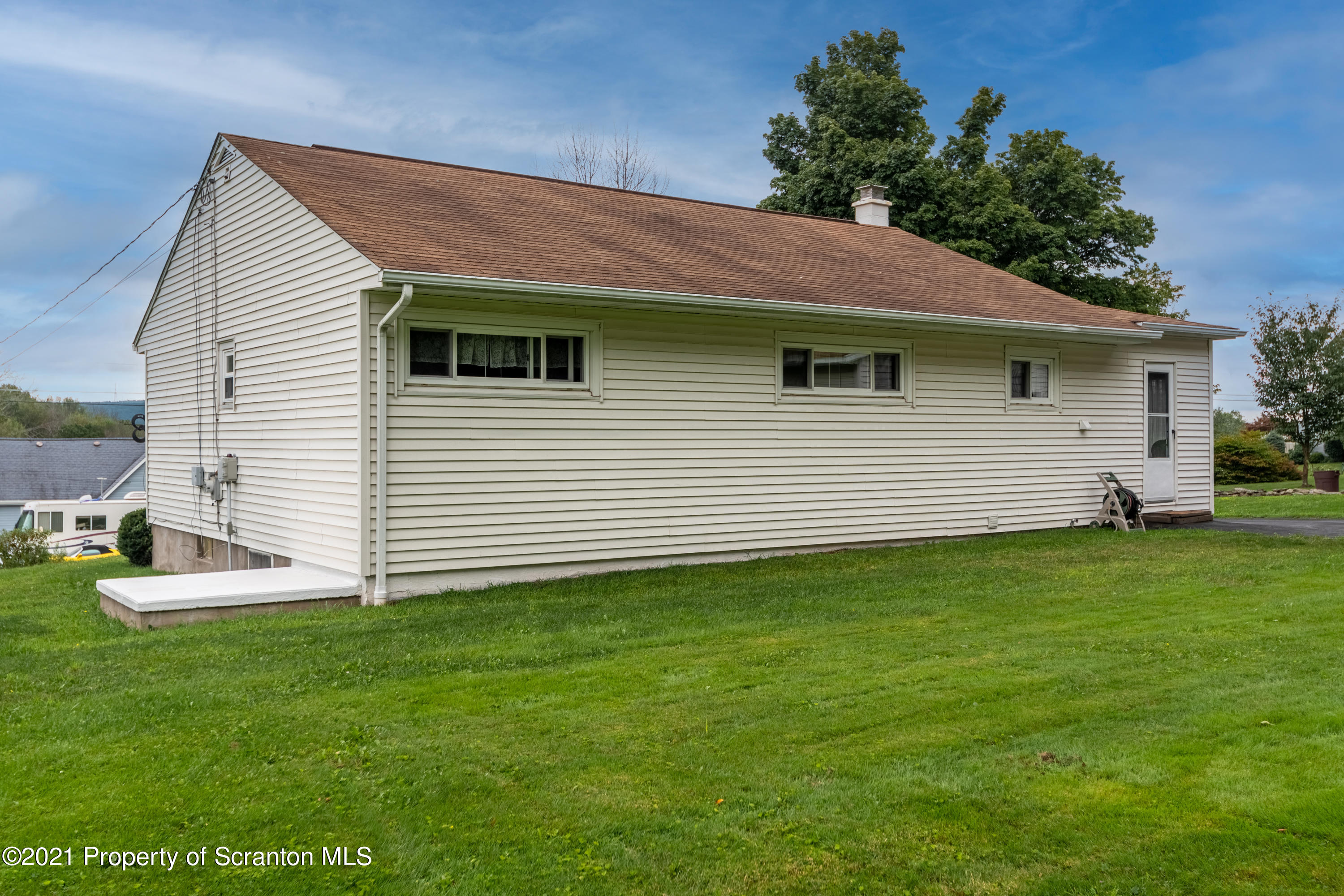 43 Peaceful Valley Road Clarks Summit, PA 18411 - Photo 5 of 38 Gallery Image 5