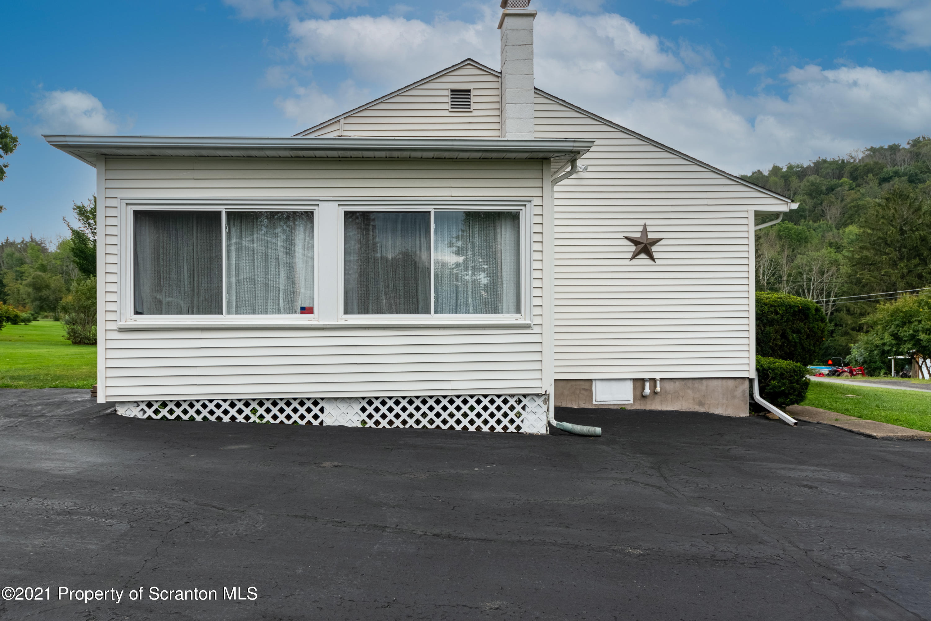 43 Peaceful Valley Road Clarks Summit, PA 18411 - Photo 7 of 38 Gallery Image 7