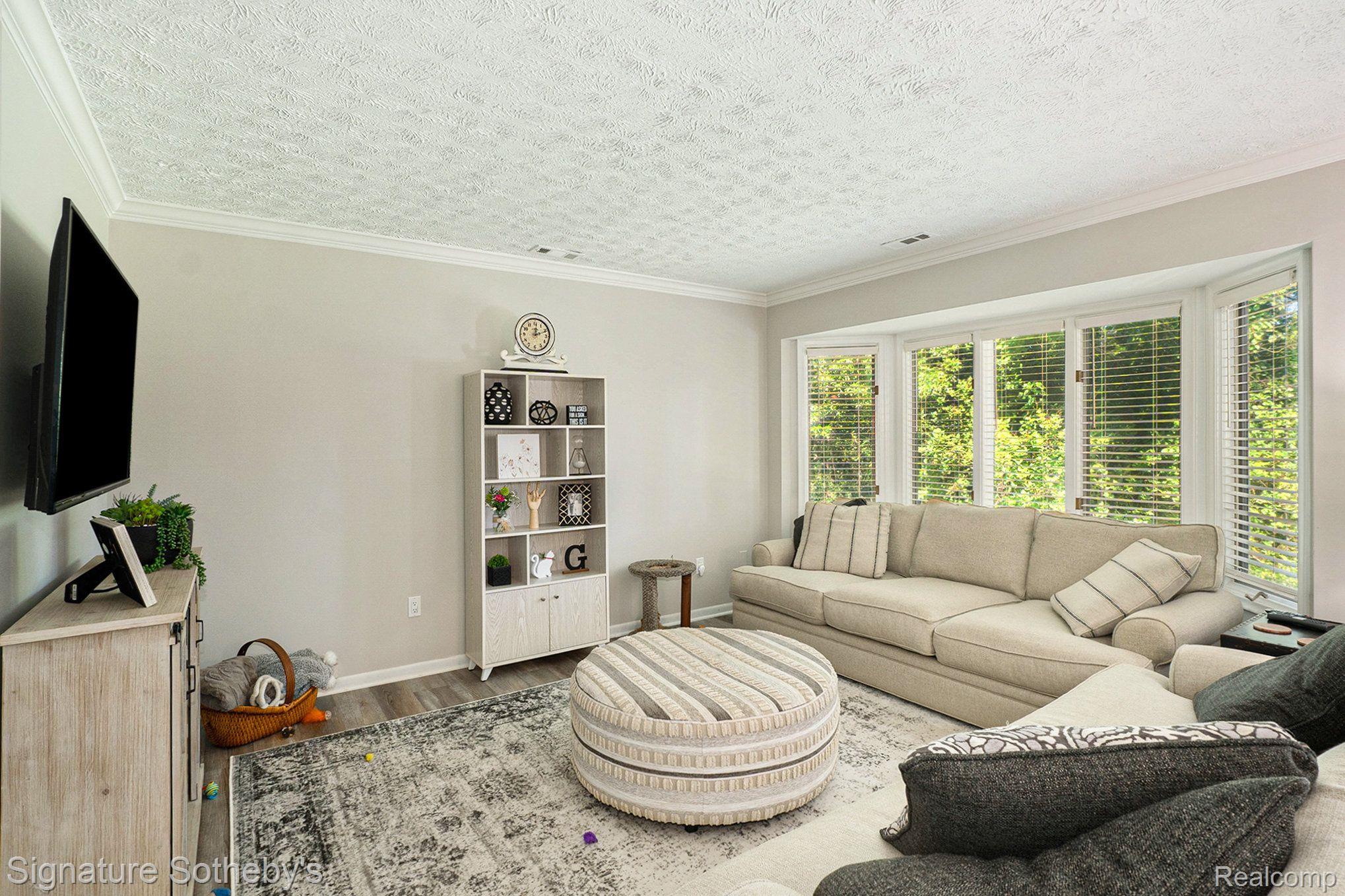 460 Woodstone Road Waterford, MI 48327 - Photo 4 of 27 Gallery Image 4