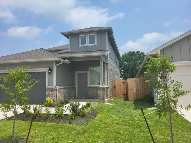 $2,300 | 5611 Madden Lane, Houston, TX 77048