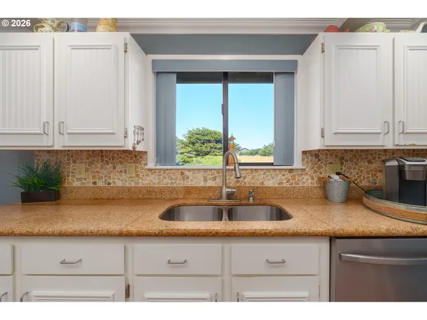 $515,000 | 865 Newport Avenue Southwest, Bandon, OR 97411