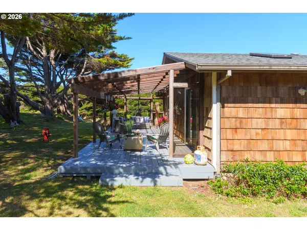$515,000 | 865 Newport Avenue Southwest, Bandon, OR 97411