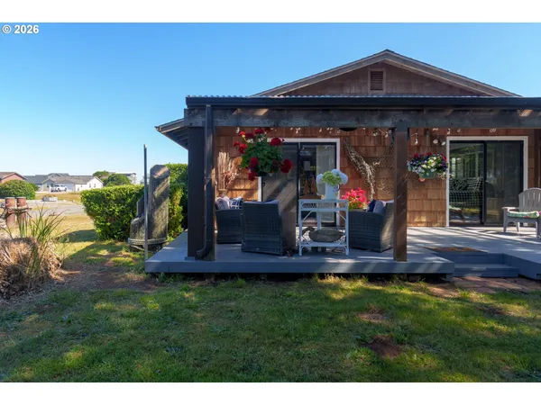 $515,000 | 865 Newport Avenue Southwest, Bandon, OR 97411
