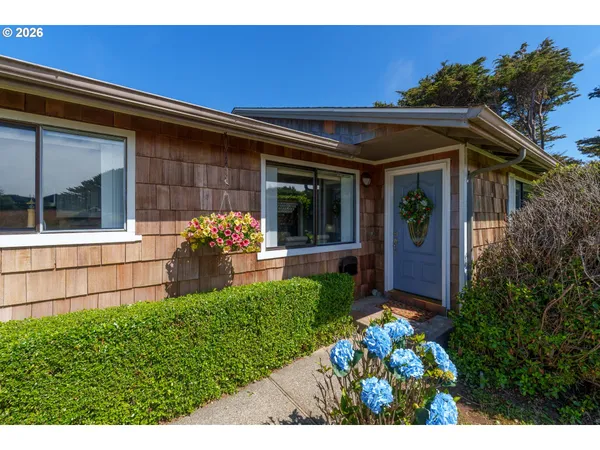 $515,000 | 865 Newport Avenue Southwest, Bandon, OR 97411