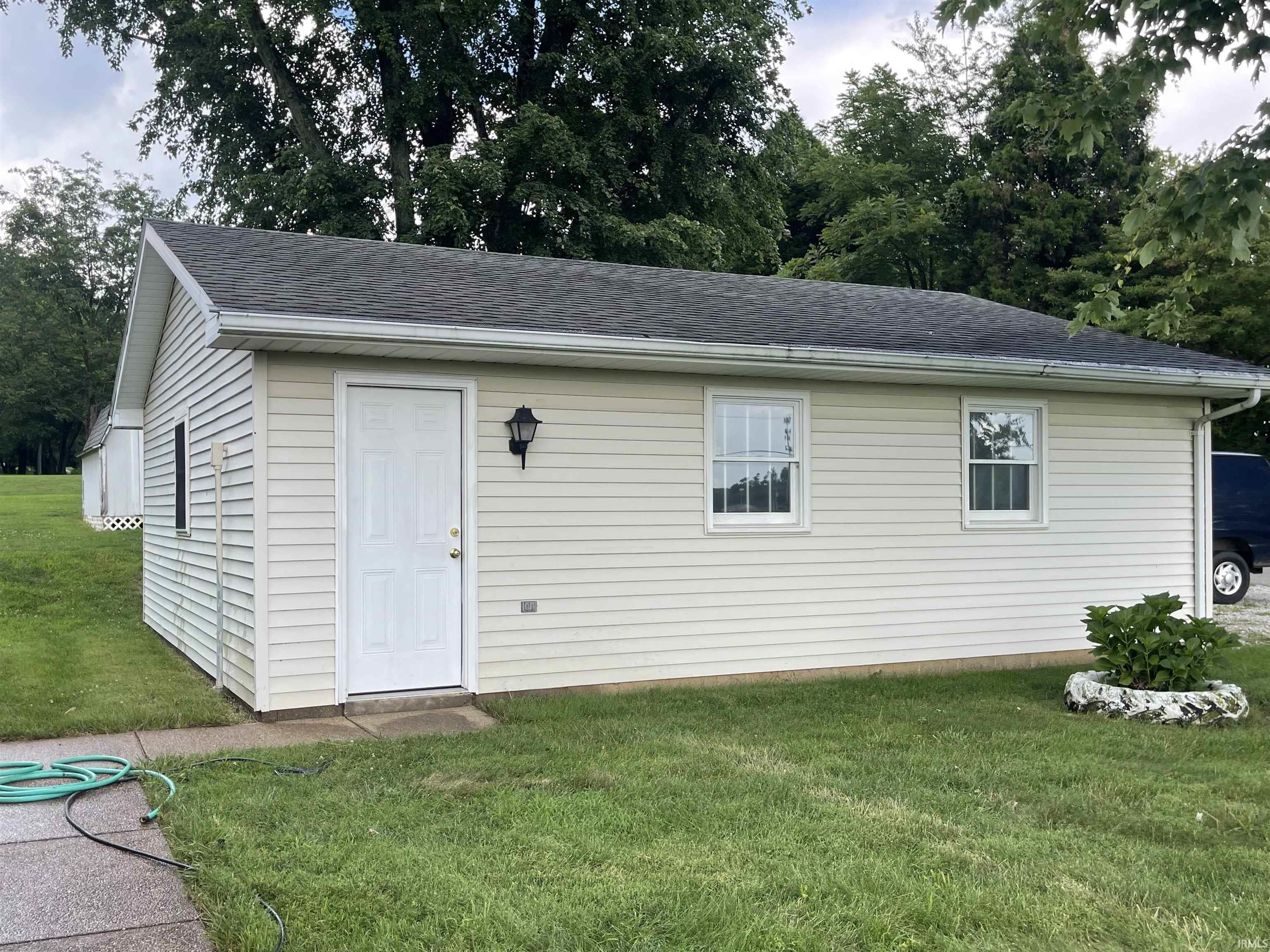 8600 South Vann Road Newburgh, IN 47630 - Photo 4 of 25 Gallery Image 4