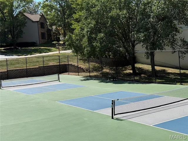 $689,900 | 605 Aspen Ridge Court, Chesterfield, MO 63017