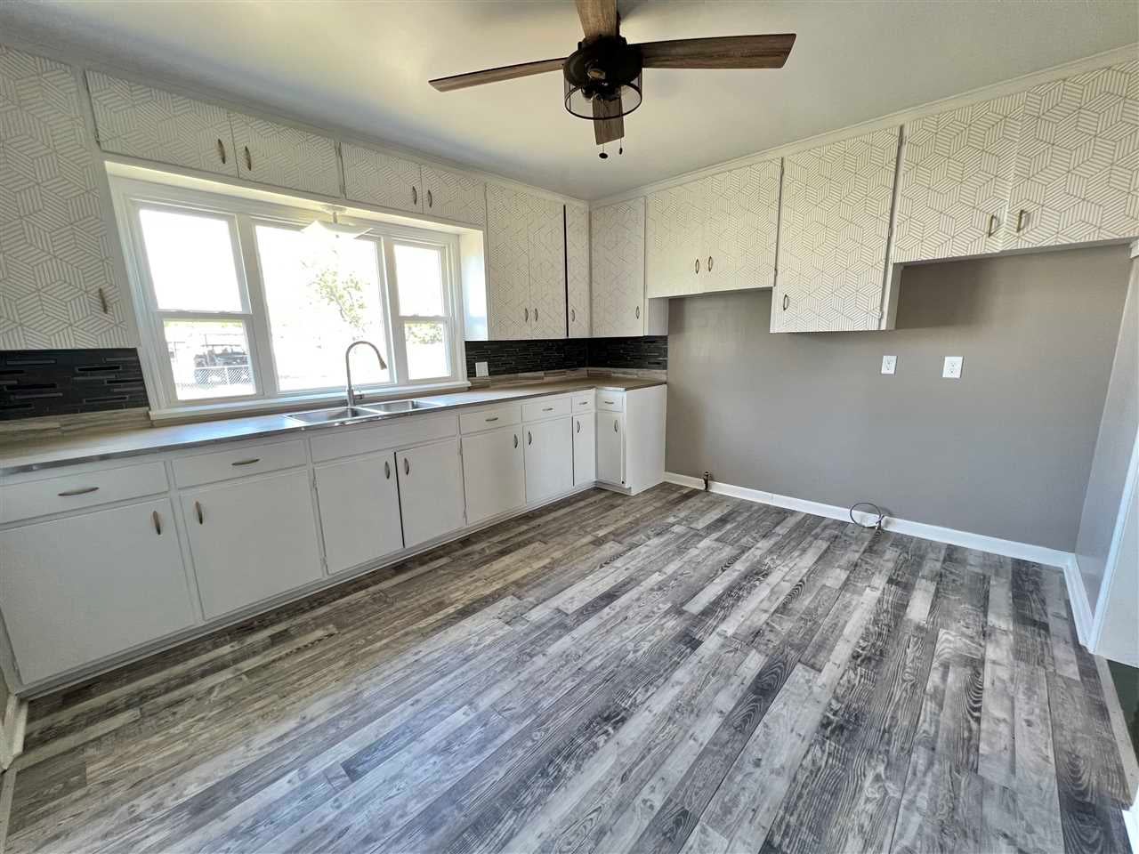 1317 Jackson Street Perry, OK 73077 - Photo 4 of 11 Gallery Image 4