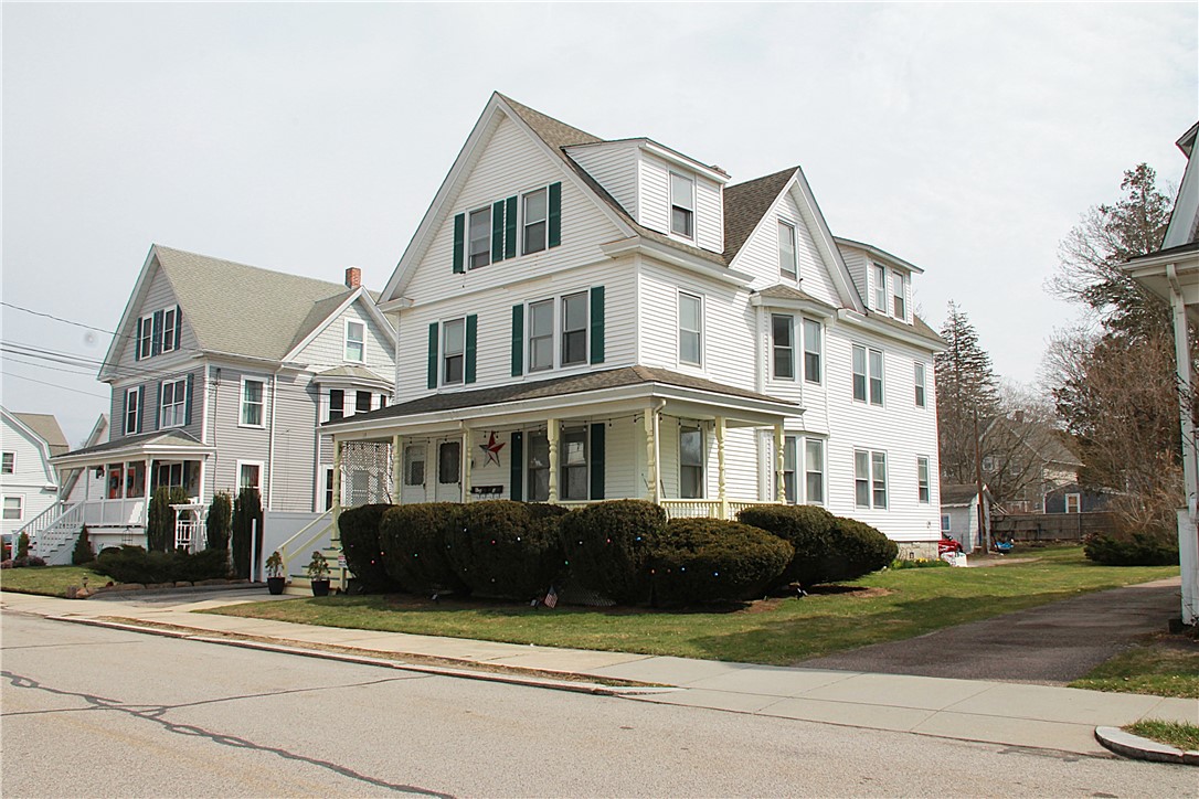 14 George Street Westerly, RI 02891 - Photo 4 of 27