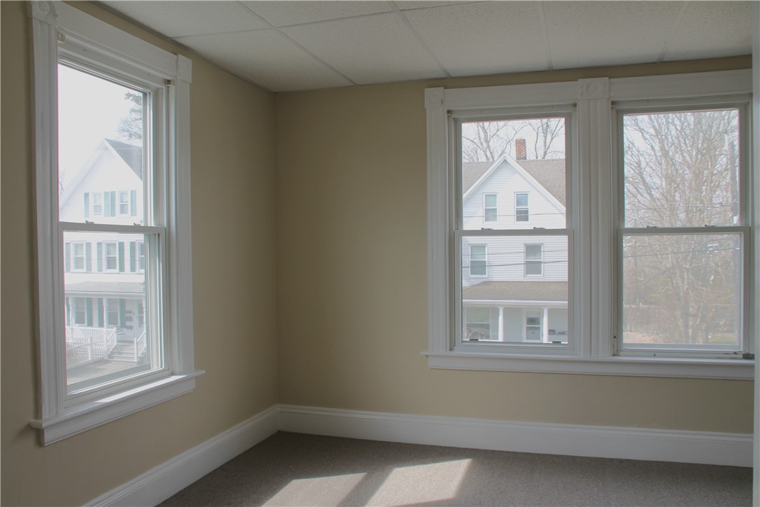 14 George Street Westerly, RI 02891 - Photo 7 of 27