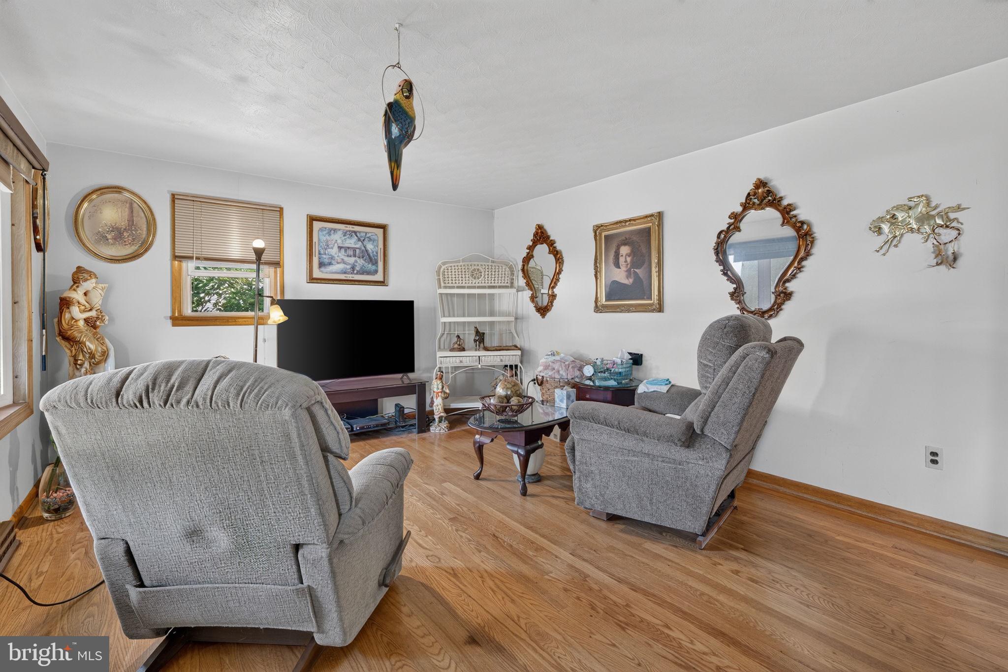 2329 Redwood Road York, PA 17408 - Photo 12 of 40 Gallery Image 12