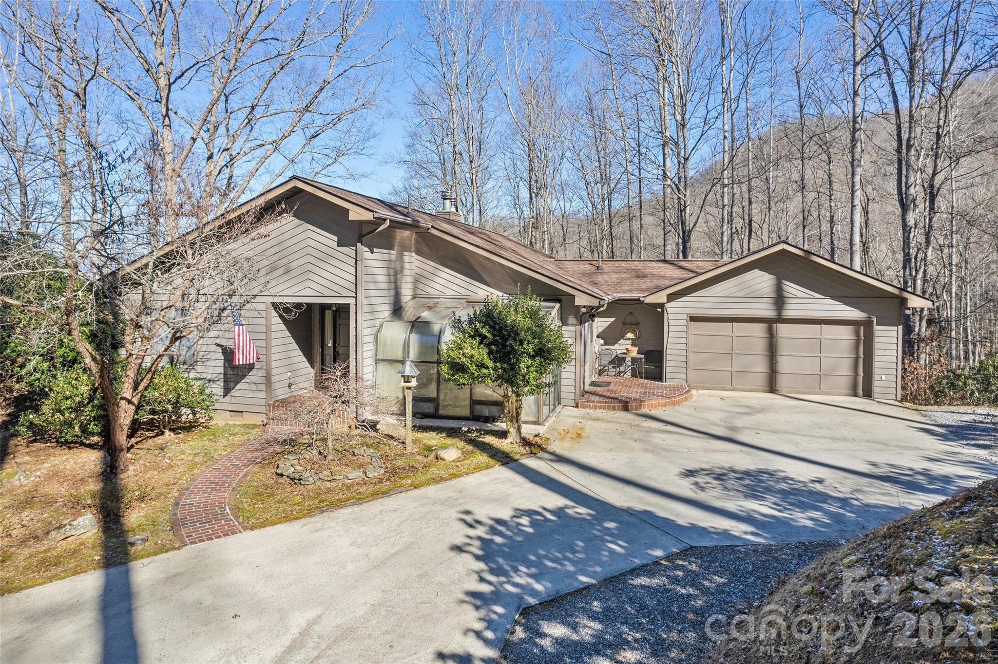 831 Forest Run Road Whittier, NC 28789 - Photo 2 of 44 Gallery Image 2