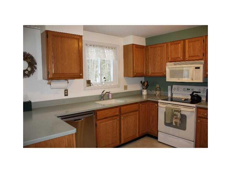 55 Willow Grove Road, Unit 55 Brunswick, ME 04011 - Photo 3 of 28 Kitchen.
