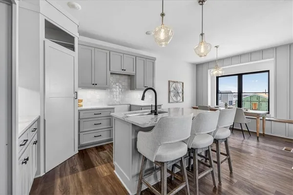 $399,950 | 1001 South River View Avenue South, Independence, MO 64056