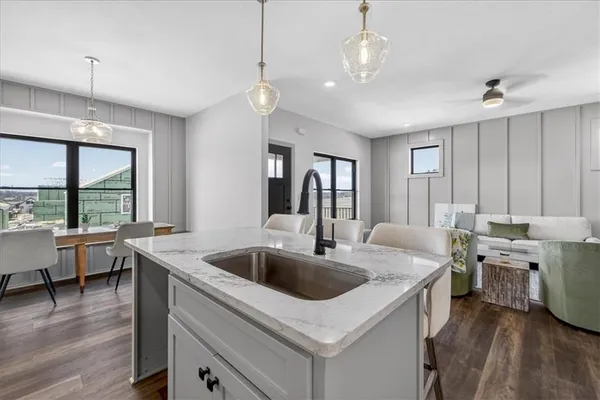 $399,950 | 1001 South River View Avenue South, Independence, MO 64056