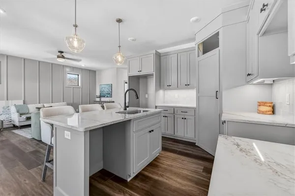 $399,950 | 1001 South River View Avenue South, Independence, MO 64056