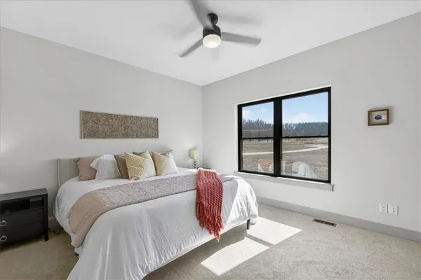 $399,950 | 1001 South River View Avenue South, Independence, MO 64056