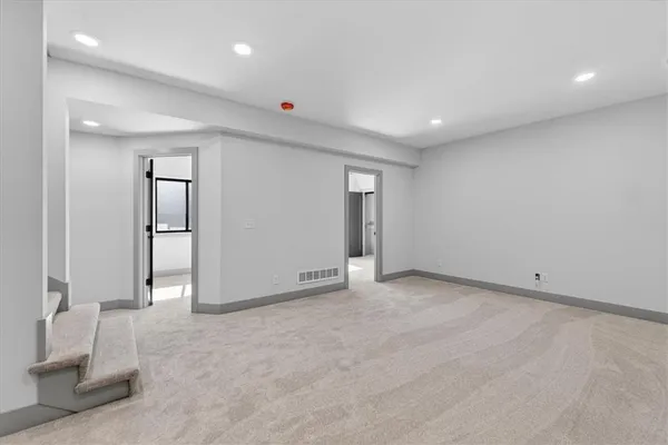 $399,950 | 1001 South River View Avenue South, Independence, MO 64056