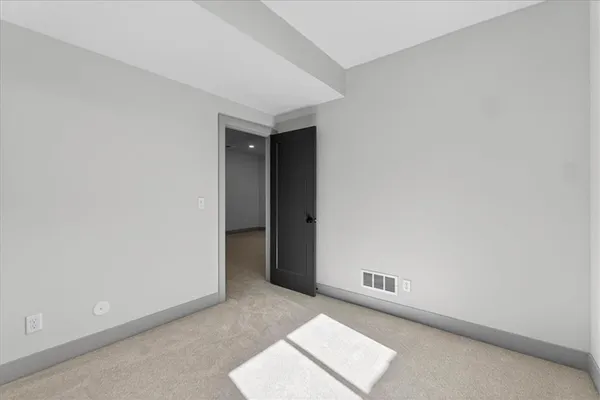 $399,950 | 1001 South River View Avenue South, Independence, MO 64056