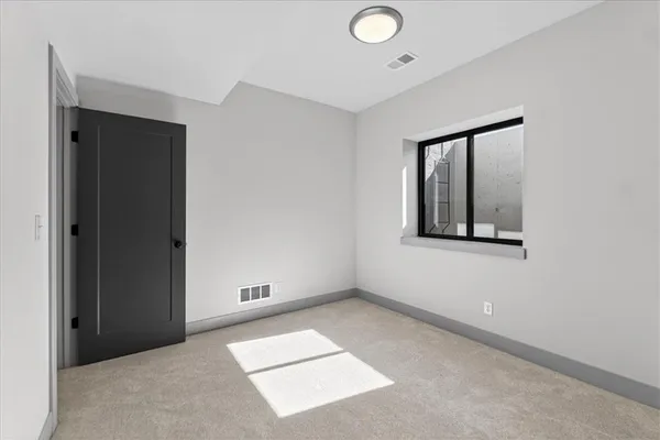 $399,950 | 1001 South River View Avenue South, Independence, MO 64056