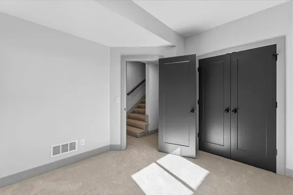 $399,950 | 1001 South River View Avenue South, Independence, MO 64056