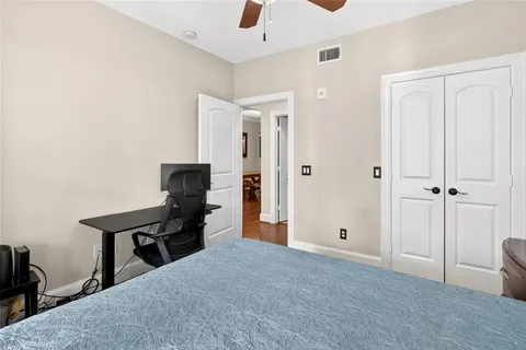 a view of a livingroom with a workspace